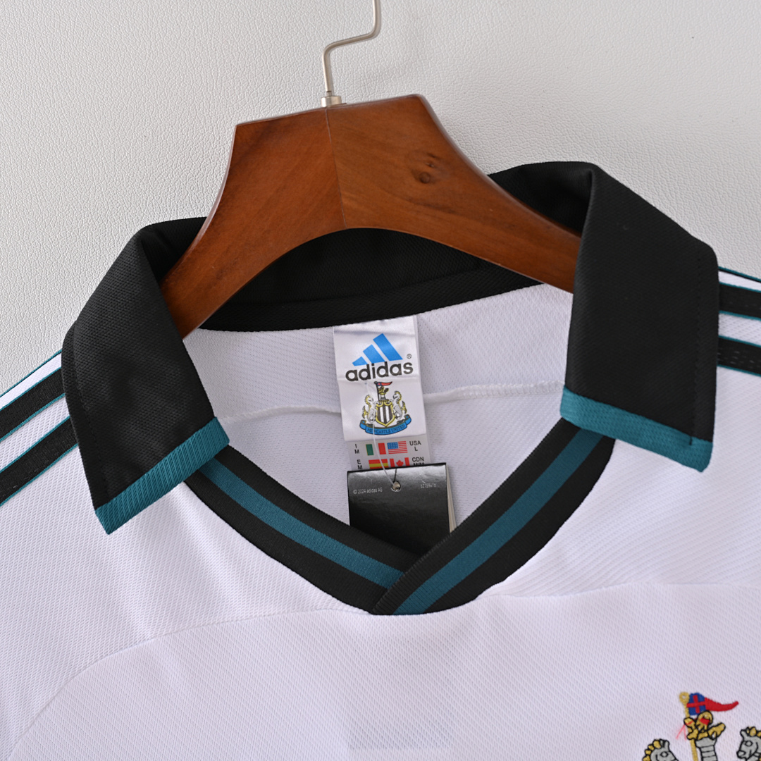 99-00 Newcastle Visitante - Imagen 9