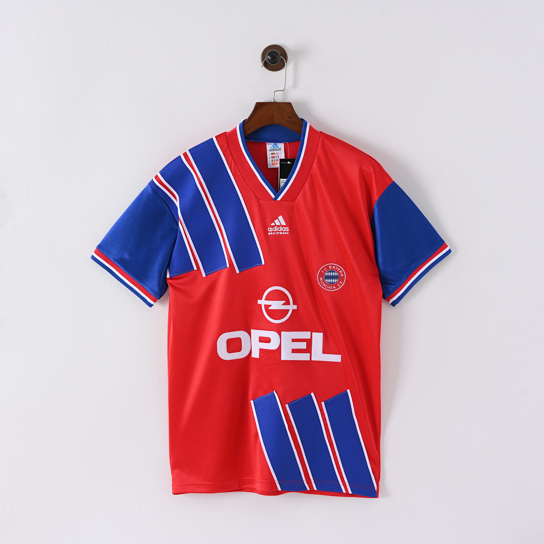 93-95 Bayern Múnich Local