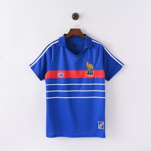 82/84 Francia Local