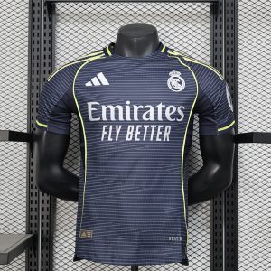 Nuevo Real Madrid en verde azulado