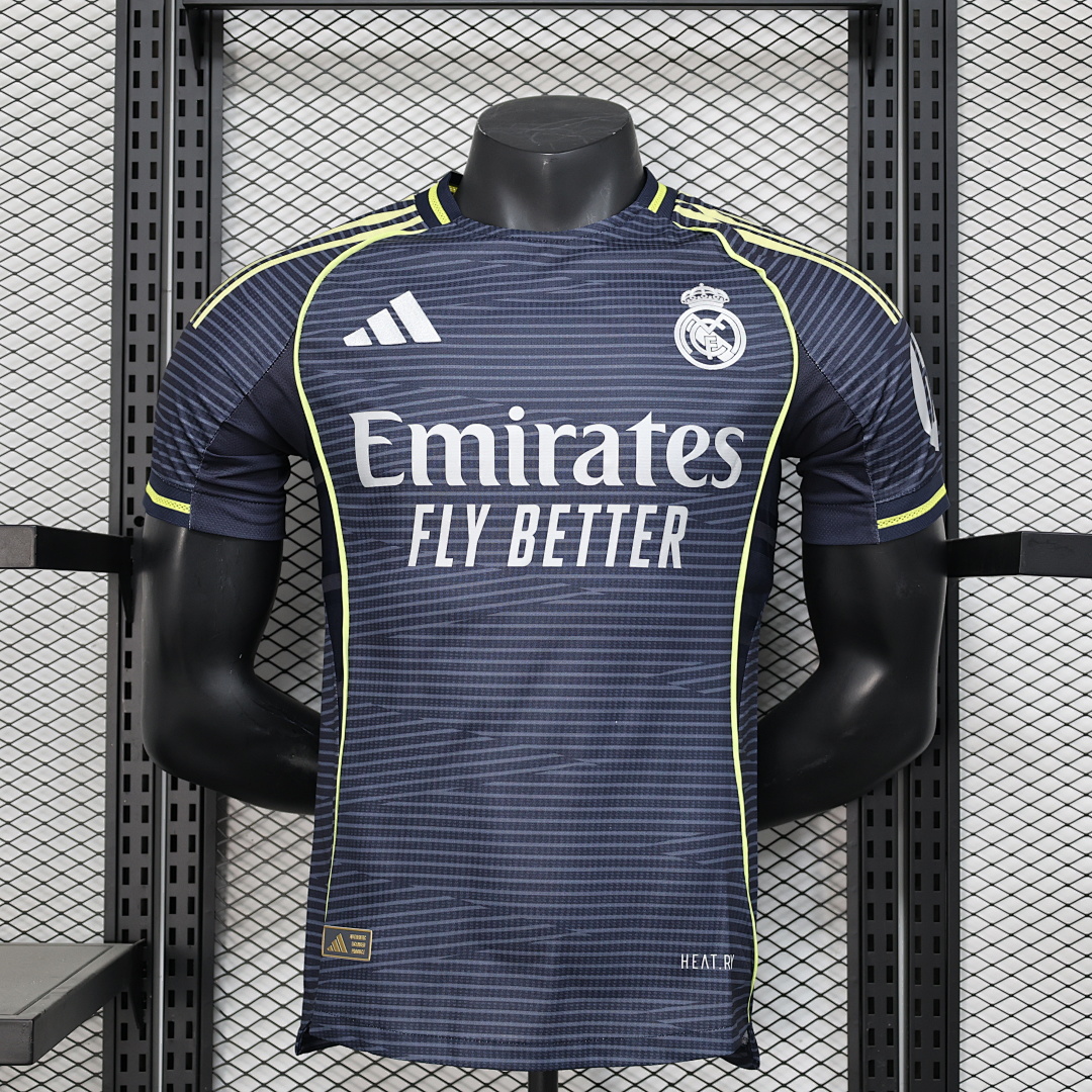 Nuevo Real Madrid en verde azulado