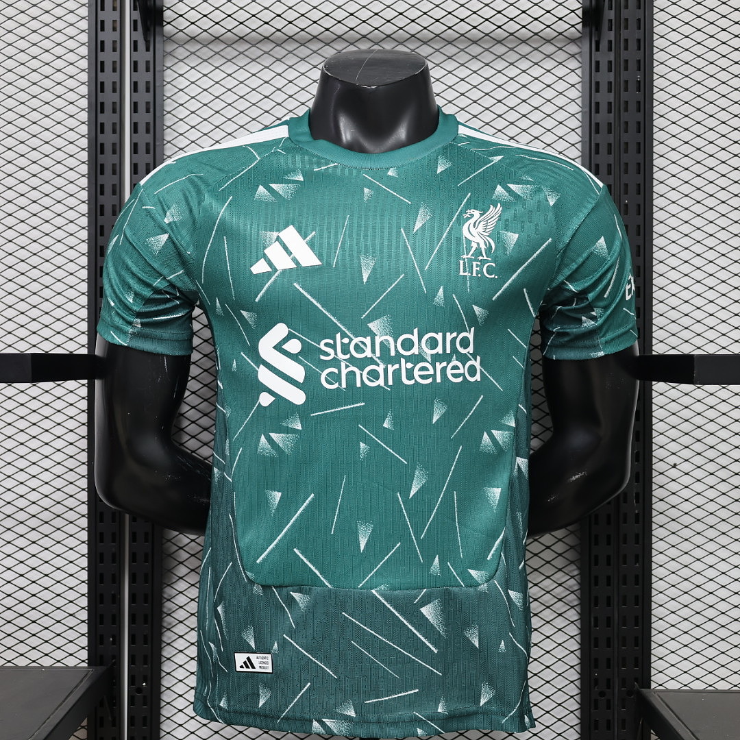 26/27 portero del Liverpool