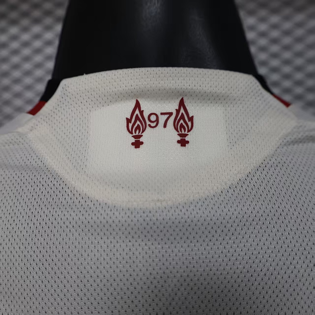 25/26 Liverpool Visitante - Imagen 6