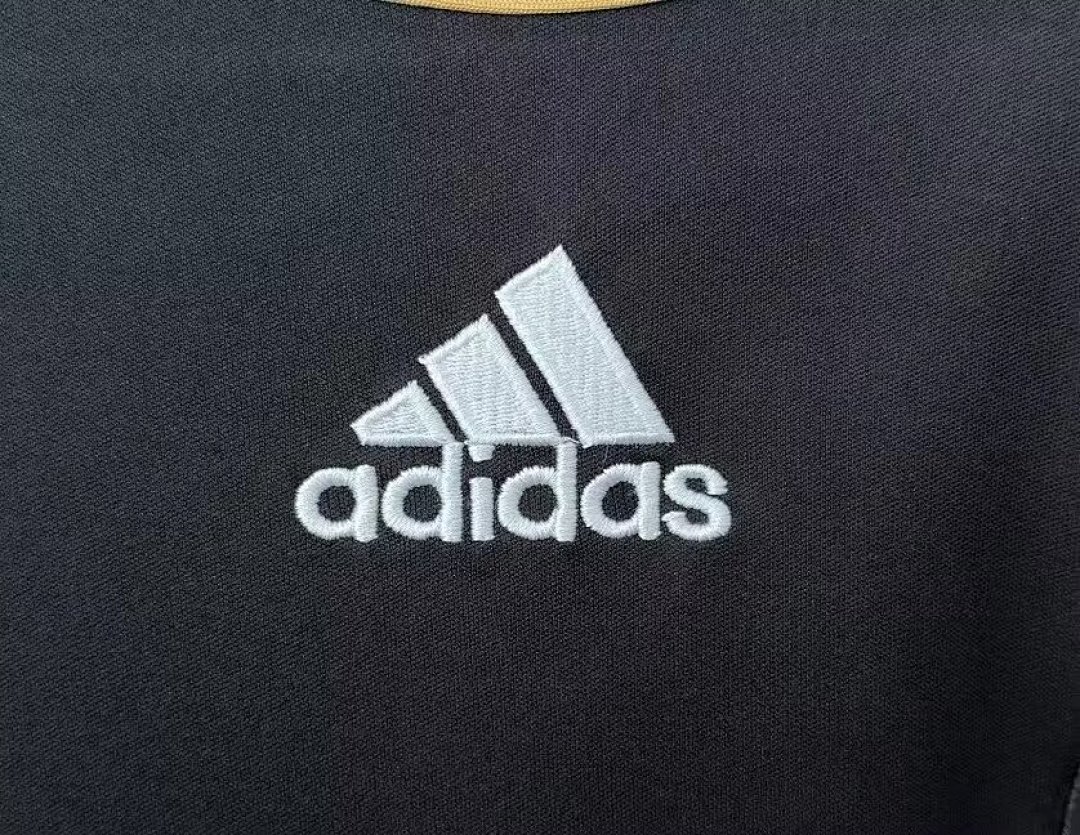 06-07 AC Milan 2ª Equipación Visitante - Imagen 10