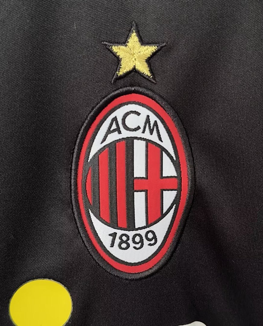 06-07 AC Milan 2ª Equipación Visitante - Imagen 11