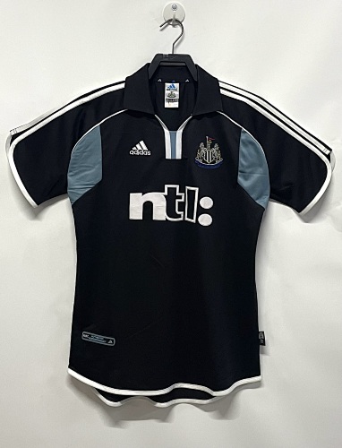 2000-01 Newcastle Visitante